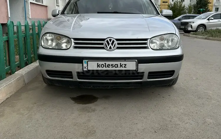 Volkswagen Golf 2003 годаүшін2 100 000 тг. в Сатпаев