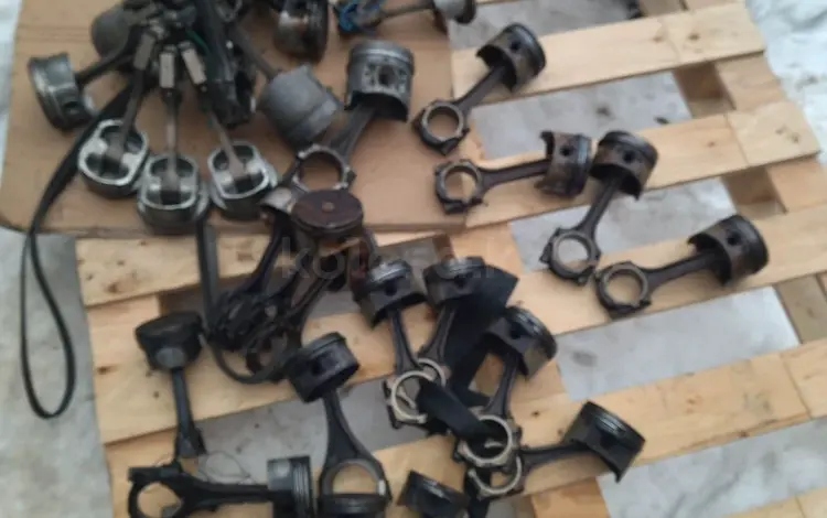 Поршень с шатуном за 10 000 тг. в Алматы