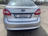 Ford Fiesta 2011 года за 4 700 000 тг. в Шахтинск – фото 4