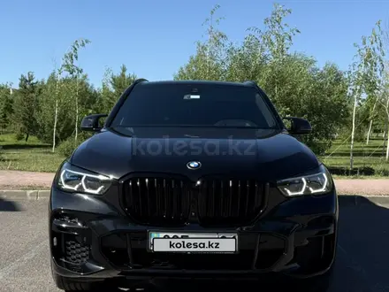 BMW X5 2022 года за 48 000 000 тг. в Астана