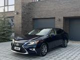 Lexus ES 300h 2016 года за 9 100 000 тг. в Атырау – фото 2