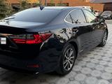 Lexus ES 300h 2016 года за 9 100 000 тг. в Атырау – фото 4
