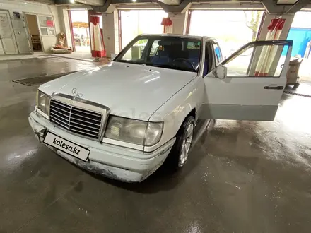 Mercedes-Benz E 230 1993 года за 1 000 000 тг. в Алматы – фото 5