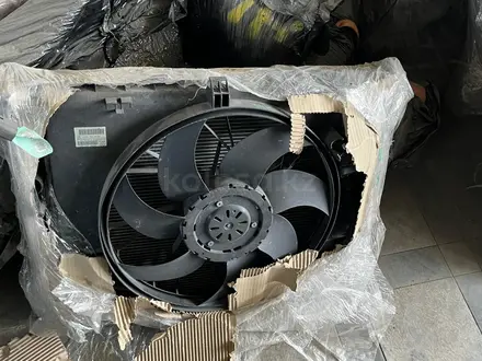 РАДИАТОР ОХЛАЖДЕНИЯ МЕРСЕДЕС W166 GL450 за 10 000 тг. в Алматы – фото 3
