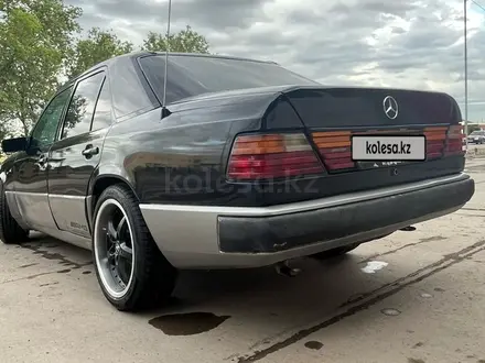 Mercedes-Benz E 230 1991 года за 1 700 000 тг. в Караганда – фото 12