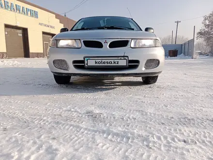 Mitsubishi Carisma 1995 года за 1 500 000 тг. в Караганда – фото 2