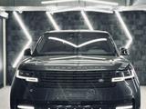 Land Rover Range Rover 2023 года за 71 900 000 тг. в Алматы – фото 2