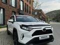 Toyota RAV4 2021 года за 14 950 000 тг. в Алматы – фото 2