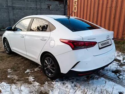 Hyundai Accent 2021 года за 8 100 000 тг. в Петропавловск – фото 6