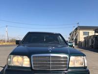 Mercedes-Benz E 200 1995 года за 1 800 000 тг. в Тараз