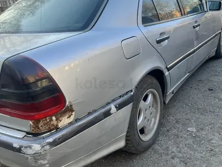 Mercedes-Benz C 180 1995 года за 1 700 000 тг. в Алтай – фото 4