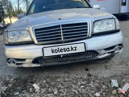 Mercedes-Benz C 180 1995 года за 1 700 000 тг. в Алтай – фото 2