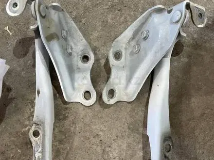 Петли капота LEXUS ES 300 ES 350, GS 300 10 20 30, 147 160 190 КУЗОВ за 1 000 тг. в Астана