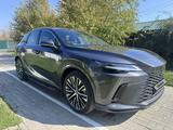 Lexus RX 350h 2024 года за 39 000 000 тг. в Атырау – фото 2