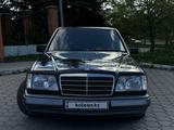 Mercedes-Benz E 220 1993 годаүшін6 500 000 тг. в Караганда – фото 2