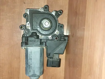 Моторчик стеклоподъемников Audi A38L за 12 000 тг. в Караганда – фото 4