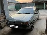 Volkswagen Passat 1990 годаүшін1 500 000 тг. в Сарыагаш