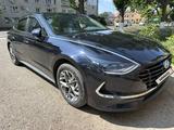 Hyundai Sonata 2021 года за 9 700 000 тг. в Уральск – фото 2
