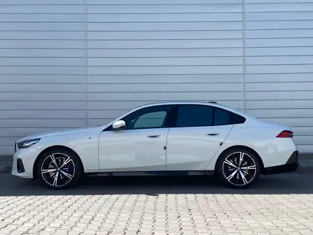 BMW 530 2025 года за 42 450 000 тг. в Астана – фото 4