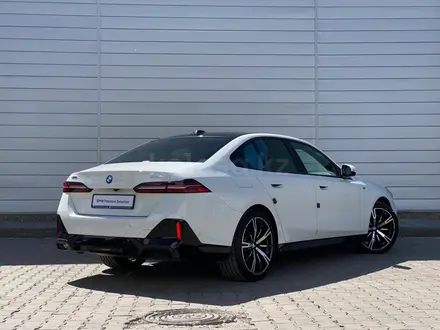 BMW 530 2025 года за 42 450 000 тг. в Астана – фото 7