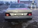 Mercedes-Benz E 230 1991 года за 1 200 000 тг. в Мерке – фото 3