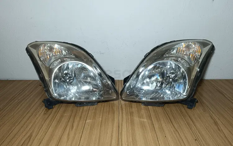 Фары 2шт Suzuki Swift 04-11г 3-поколение Оригинал Сузуки Свифт передние за 60 000 тг. в Караганда