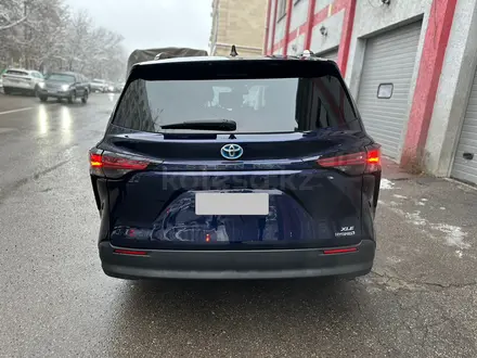 Toyota Sienna 2021 года за 21 000 000 тг. в Алматы – фото 4