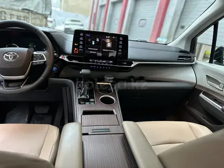 Toyota Sienna 2021 года за 21 000 000 тг. в Алматы – фото 13