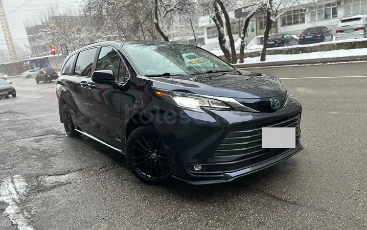 Toyota Sienna 2021 года за 21 000 000 тг. в Алматы