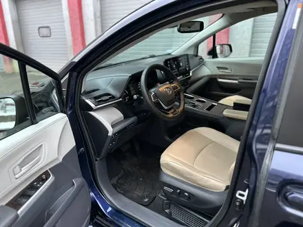 Toyota Sienna 2021 года за 21 000 000 тг. в Алматы – фото 7