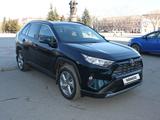 Toyota RAV4 2020 года за 14 700 000 тг. в Петропавловск – фото 2