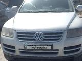 Volkswagen Touareg 2004 года за 5 000 000 тг. в Алматы – фото 2