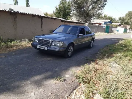 Mercedes-Benz E 220 1994 года за 1 750 000 тг. в Тараз – фото 3