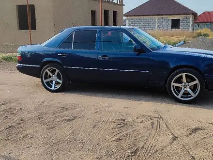 Mercedes-Benz E 260 1991 года за 2 300 000 тг. в Алматы – фото 5