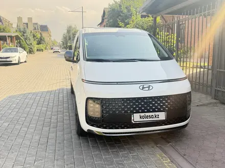 Hyundai Staria 2025 года за 25 000 000 тг. в Алматы