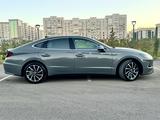 Hyundai Sonata 2023 годаfor13 400 000 тг. в Астана – фото 2