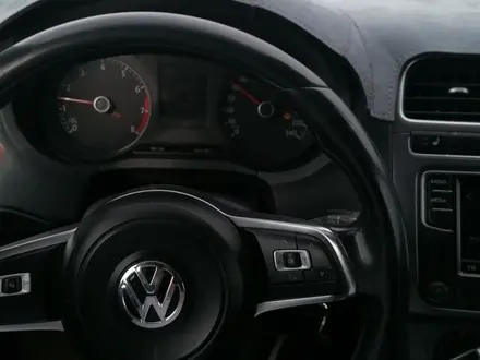 Volkswagen Polo 2018 года за 4 500 000 тг. в Уральск – фото 3