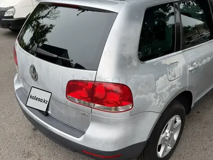 Volkswagen Touareg 2004 года за 4 000 000 тг. в Алматы – фото 9