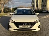 Hyundai Accent 2021 года за 8 200 000 тг. в Усть-Каменогорск – фото 2