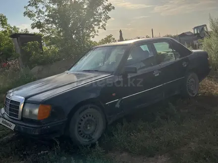 Mercedes-Benz E 230 1988 года за 850 000 тг. в Караганда – фото 2