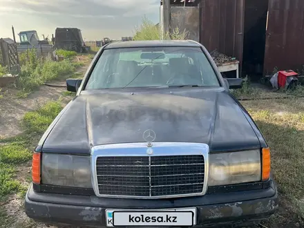 Mercedes-Benz E 230 1988 года за 850 000 тг. в Караганда