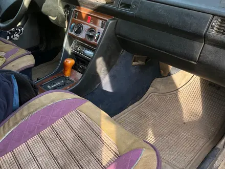 Mercedes-Benz E 230 1988 года за 850 000 тг. в Караганда – фото 4