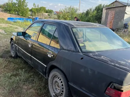 Mercedes-Benz E 230 1988 года за 850 000 тг. в Караганда – фото 5