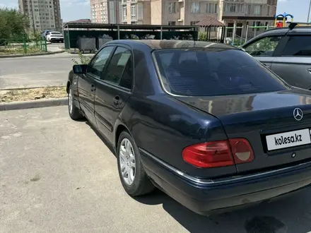 Mercedes-Benz E 230 1997 года за 1 700 000 тг. в Шымкент – фото 4