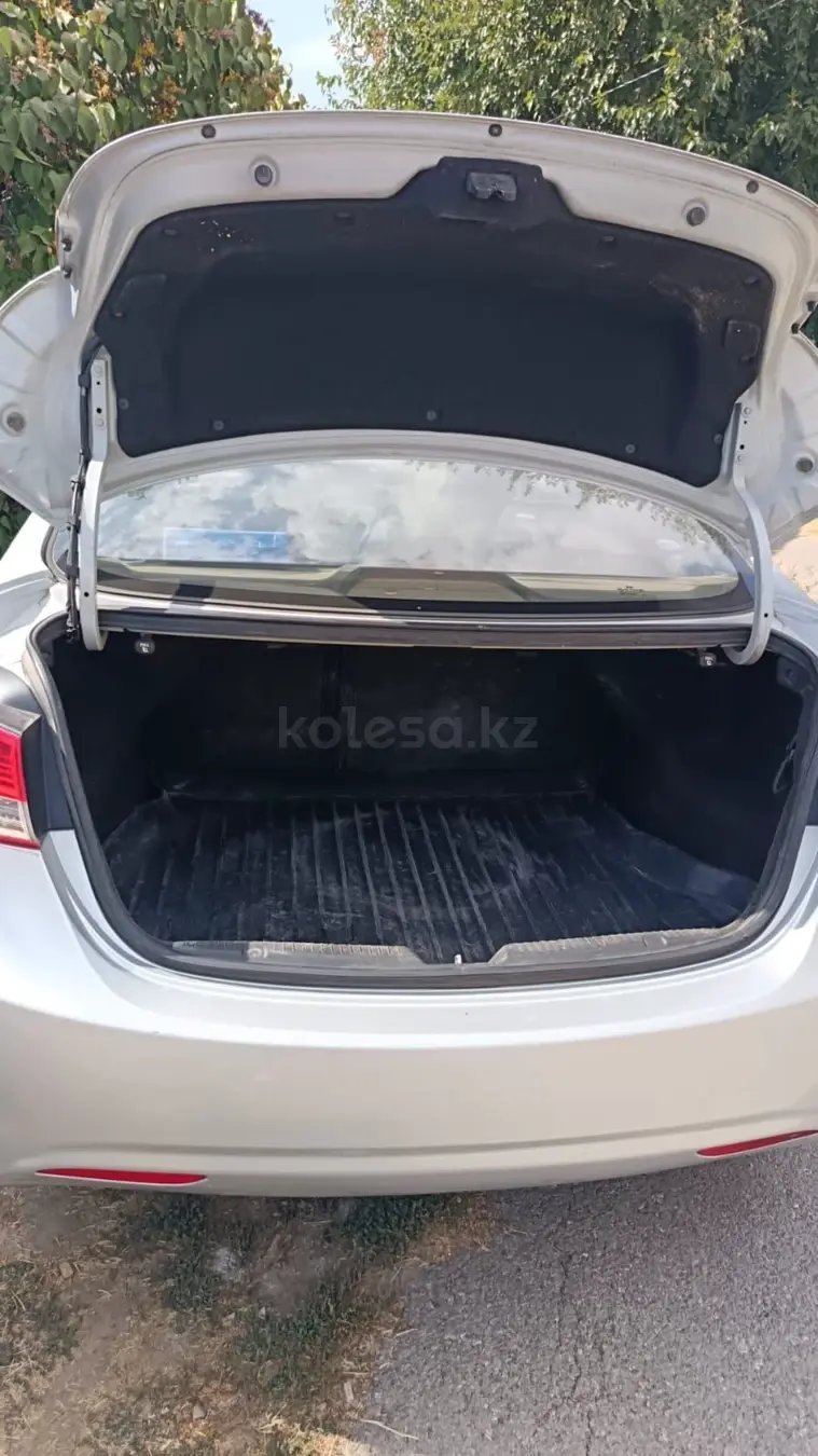 Hyundai Elantra, 2012