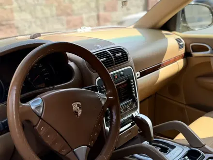 Porsche Cayenne 2004 года за 5 000 000 тг. в Алматы – фото 13