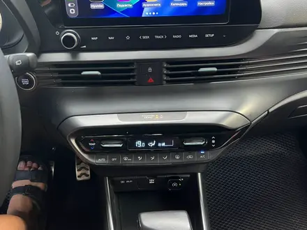 Hyundai Bayon 2024 года за 7 490 000 тг. в Алматы – фото 19