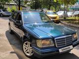 Mercedes-Benz E 220 1994 годаfor2 900 000 тг. в Алматы