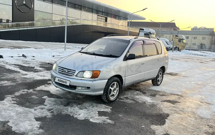 Toyota Ipsum 1998 годаfor2 800 000 тг. в Алматы