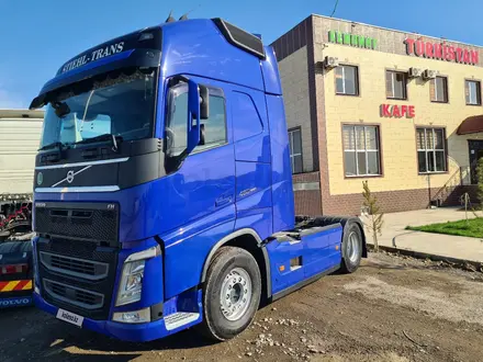 Volvo  FH 2018 года за 30 500 000 тг. в Туркестан – фото 2